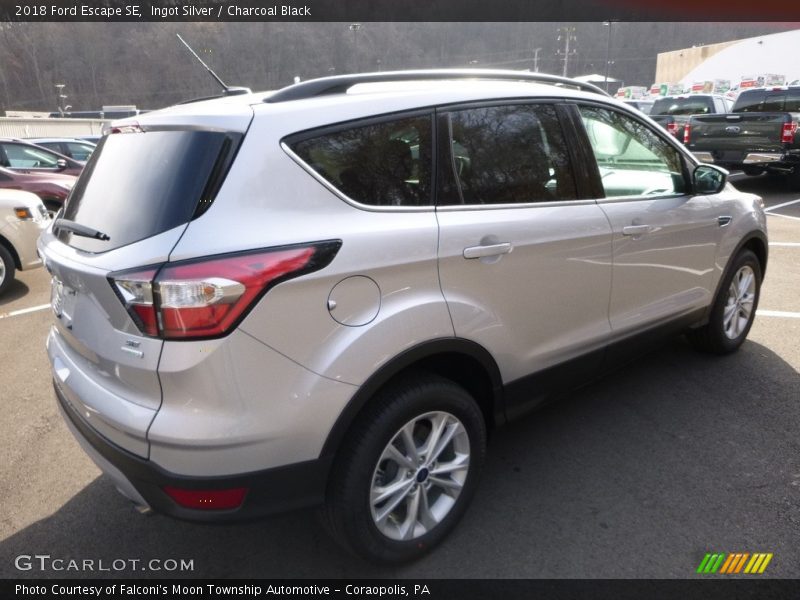 Ingot Silver / Charcoal Black 2018 Ford Escape SE