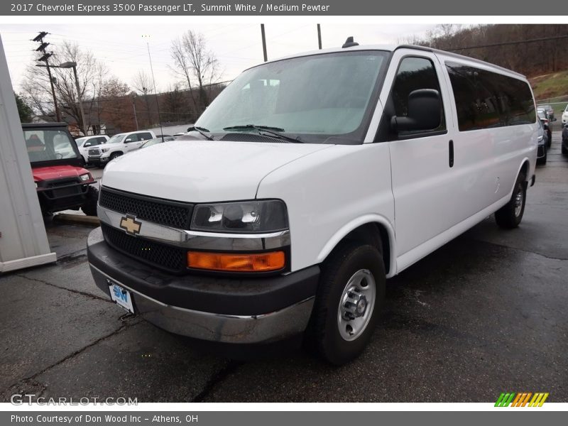 Summit White / Medium Pewter 2017 Chevrolet Express 3500 Passenger LT