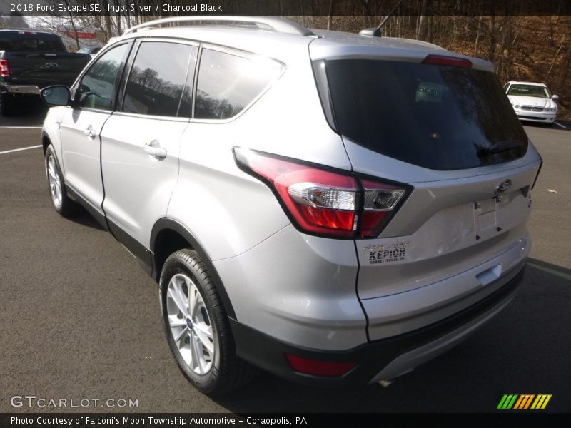 Ingot Silver / Charcoal Black 2018 Ford Escape SE