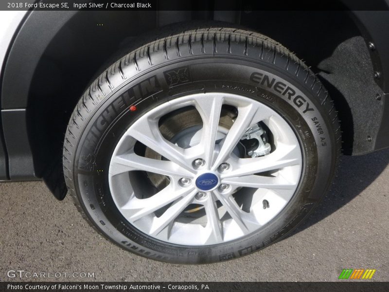 Ingot Silver / Charcoal Black 2018 Ford Escape SE