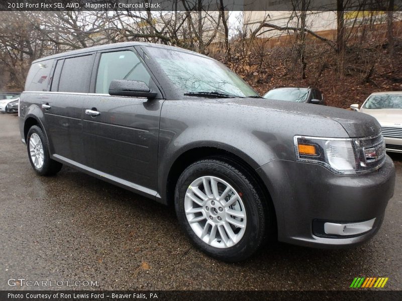 Front 3/4 View of 2018 Flex SEL AWD