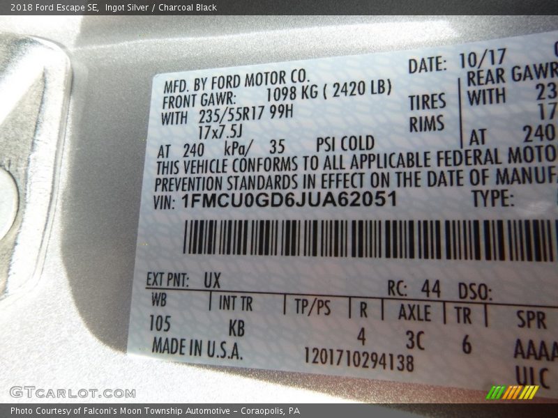 Ingot Silver / Charcoal Black 2018 Ford Escape SE