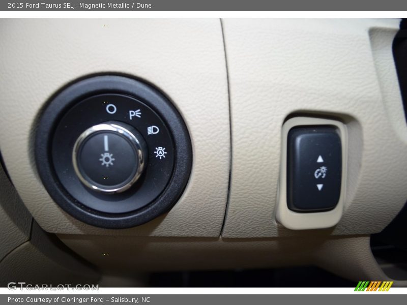 Magnetic Metallic / Dune 2015 Ford Taurus SEL