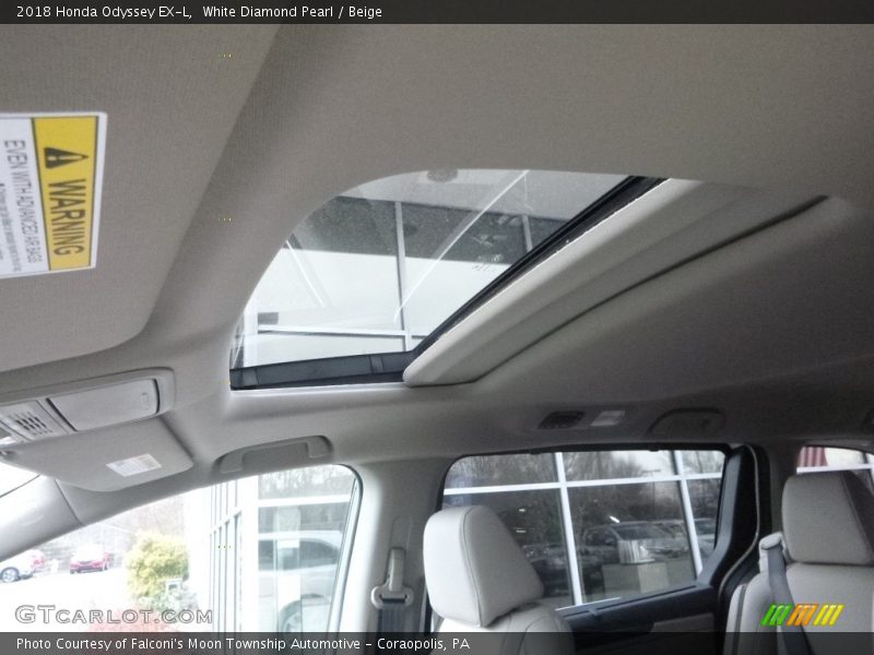 White Diamond Pearl / Beige 2018 Honda Odyssey EX-L