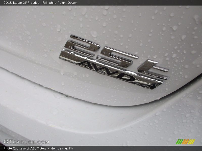 Fuji White / Light Oyster 2018 Jaguar XF Prestige