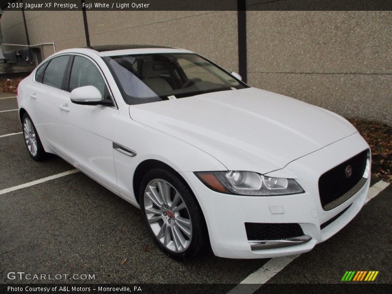 Fuji White / Light Oyster 2018 Jaguar XF Prestige