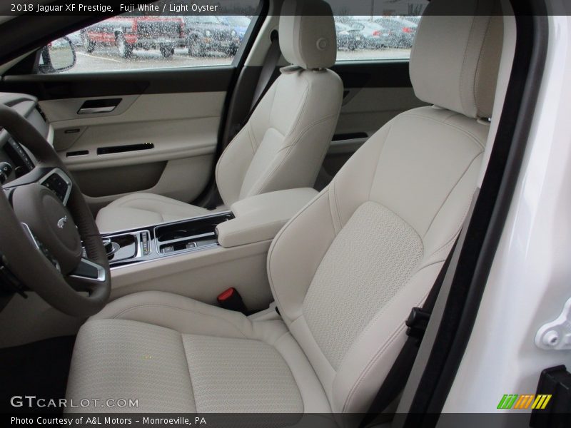 Fuji White / Light Oyster 2018 Jaguar XF Prestige