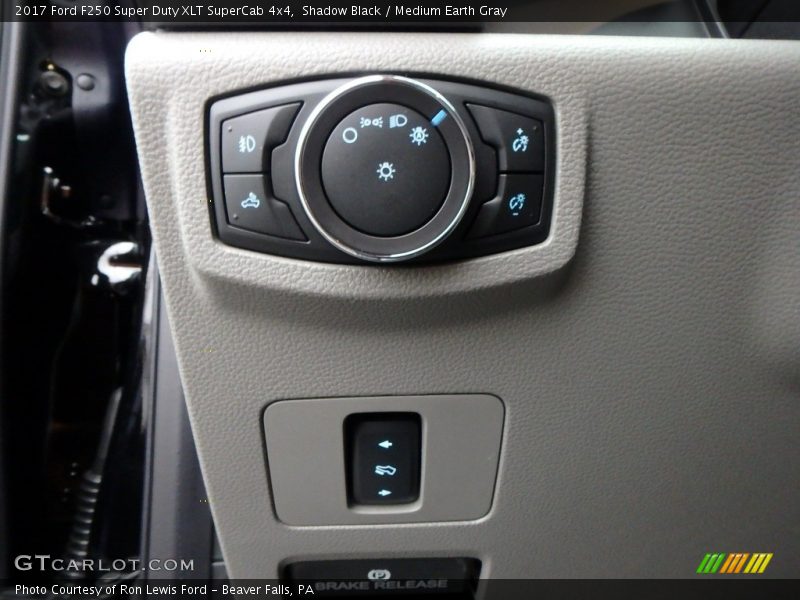 Shadow Black / Medium Earth Gray 2017 Ford F250 Super Duty XLT SuperCab 4x4