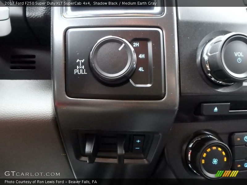 Shadow Black / Medium Earth Gray 2017 Ford F250 Super Duty XLT SuperCab 4x4