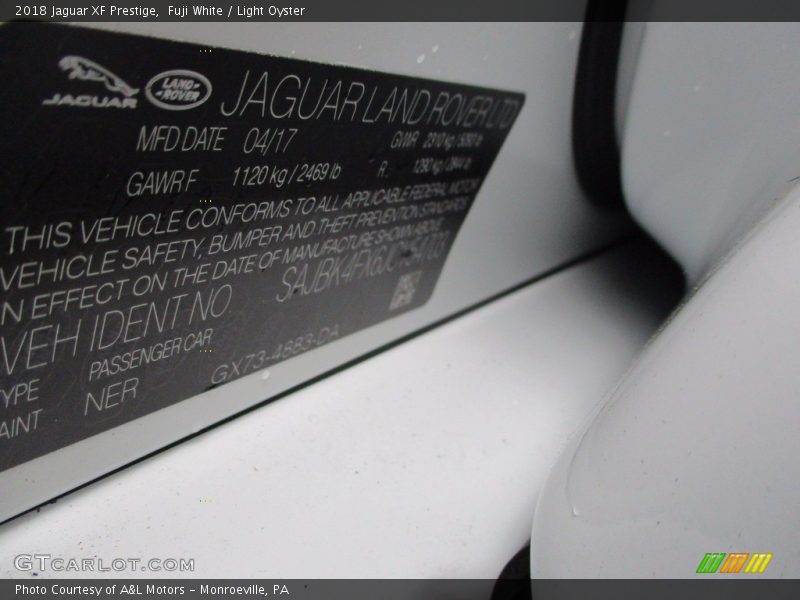 Fuji White / Light Oyster 2018 Jaguar XF Prestige