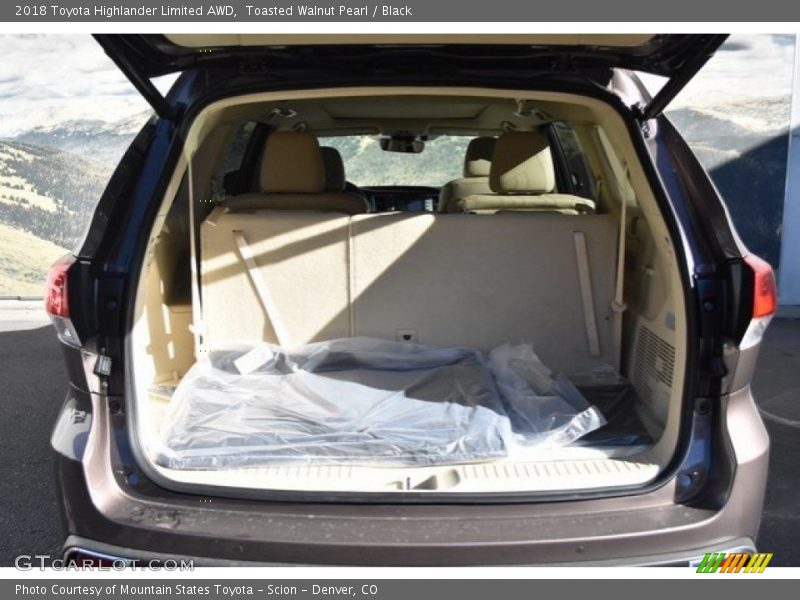 Toasted Walnut Pearl / Black 2018 Toyota Highlander Limited AWD