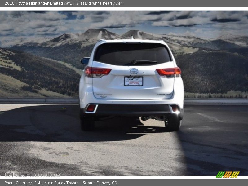 Blizzard White Pearl / Ash 2018 Toyota Highlander Limited AWD