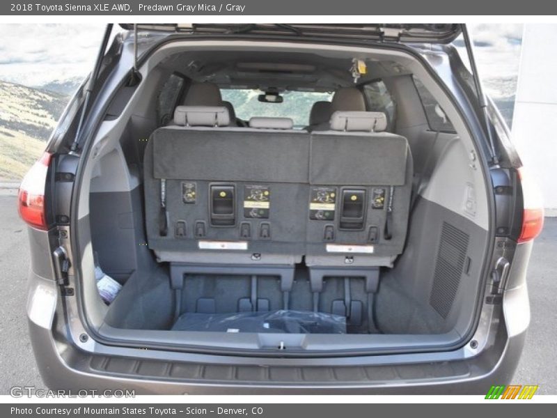  2018 Sienna XLE AWD Trunk