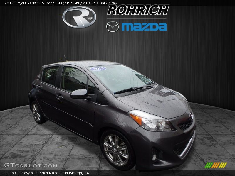 Magnetic Gray Metallic / Dark Gray 2013 Toyota Yaris SE 5 Door