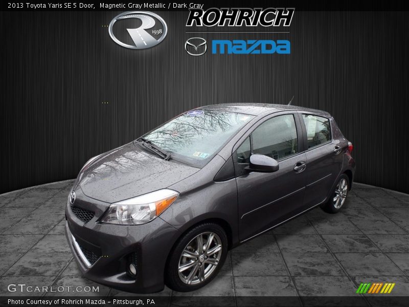 Magnetic Gray Metallic / Dark Gray 2013 Toyota Yaris SE 5 Door