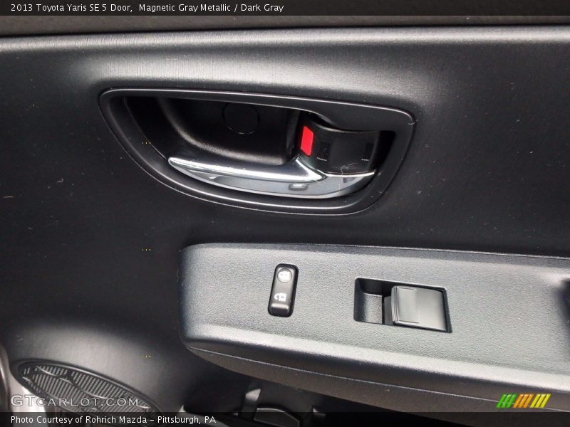 Magnetic Gray Metallic / Dark Gray 2013 Toyota Yaris SE 5 Door