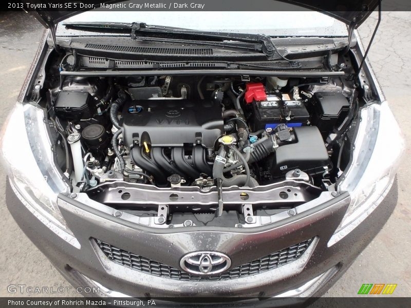 Magnetic Gray Metallic / Dark Gray 2013 Toyota Yaris SE 5 Door