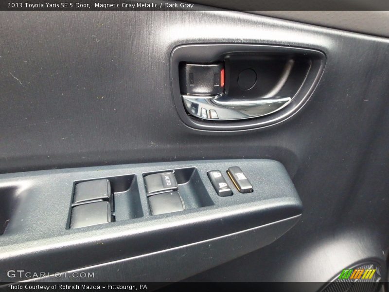 Magnetic Gray Metallic / Dark Gray 2013 Toyota Yaris SE 5 Door