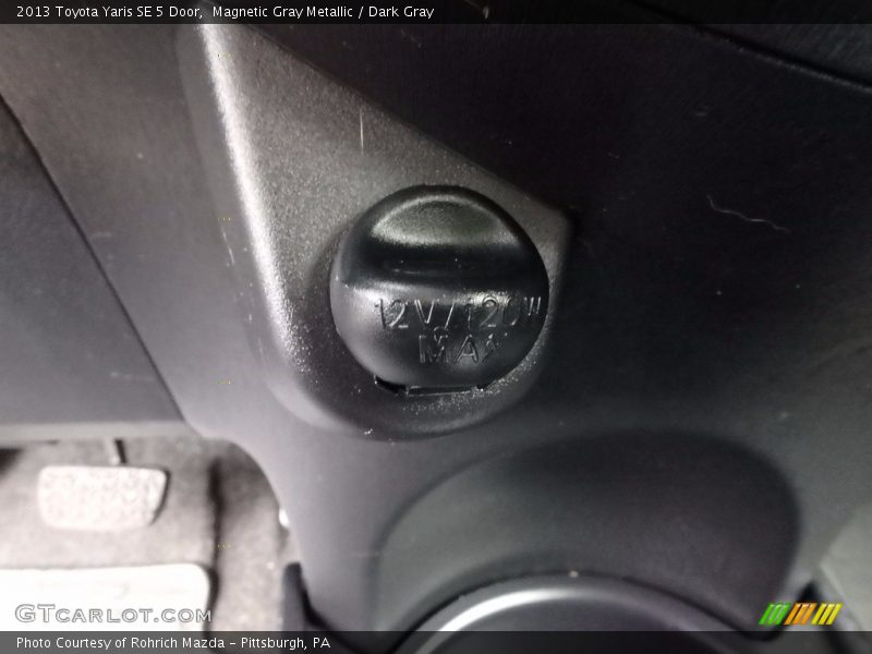 Magnetic Gray Metallic / Dark Gray 2013 Toyota Yaris SE 5 Door