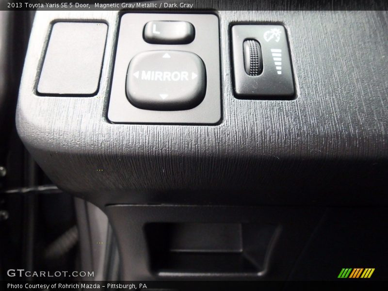 Magnetic Gray Metallic / Dark Gray 2013 Toyota Yaris SE 5 Door