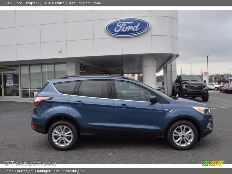 Blue Metallic / Medium Light Stone 2018 Ford Escape SE