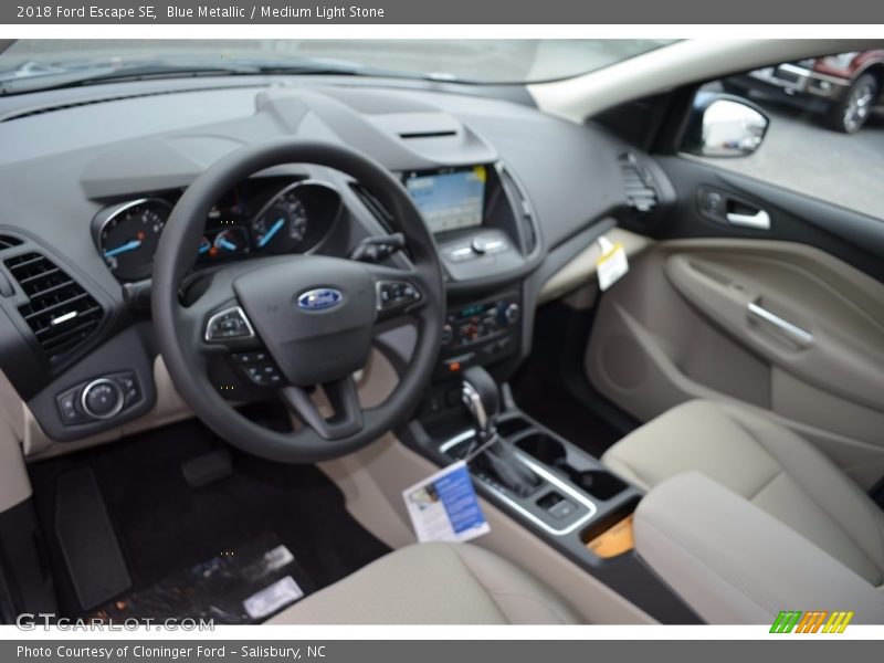 Blue Metallic / Medium Light Stone 2018 Ford Escape SE