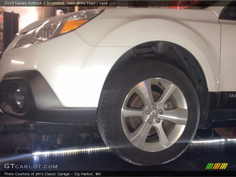 Satin White Pearl / Ivory 2014 Subaru Outback 2.5i Limited