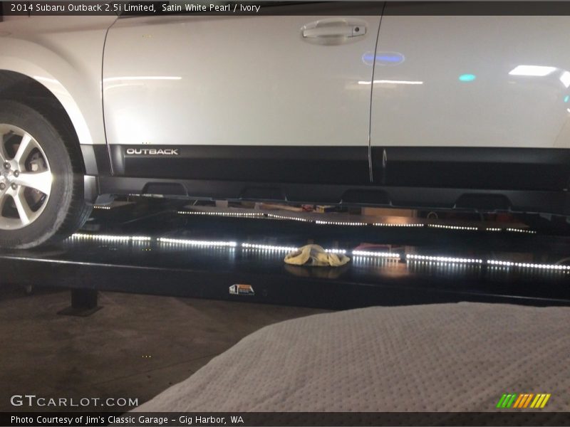 Satin White Pearl / Ivory 2014 Subaru Outback 2.5i Limited