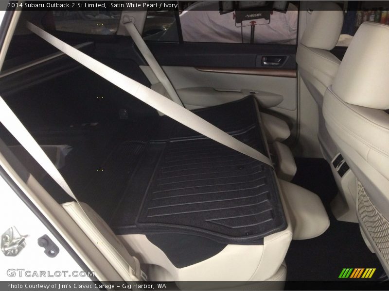 Satin White Pearl / Ivory 2014 Subaru Outback 2.5i Limited
