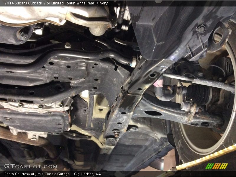 Satin White Pearl / Ivory 2014 Subaru Outback 2.5i Limited