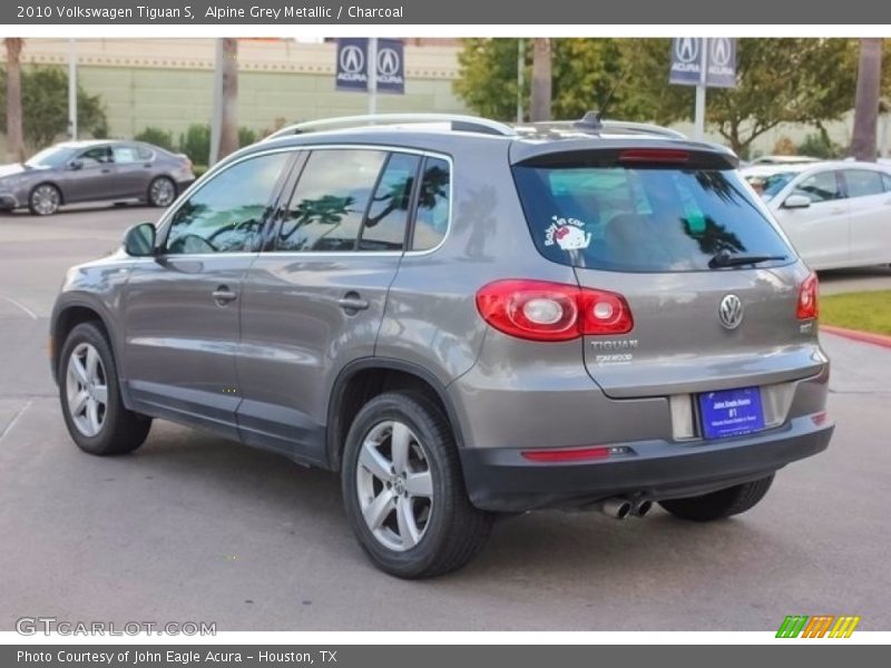 Alpine Grey Metallic / Charcoal 2010 Volkswagen Tiguan S