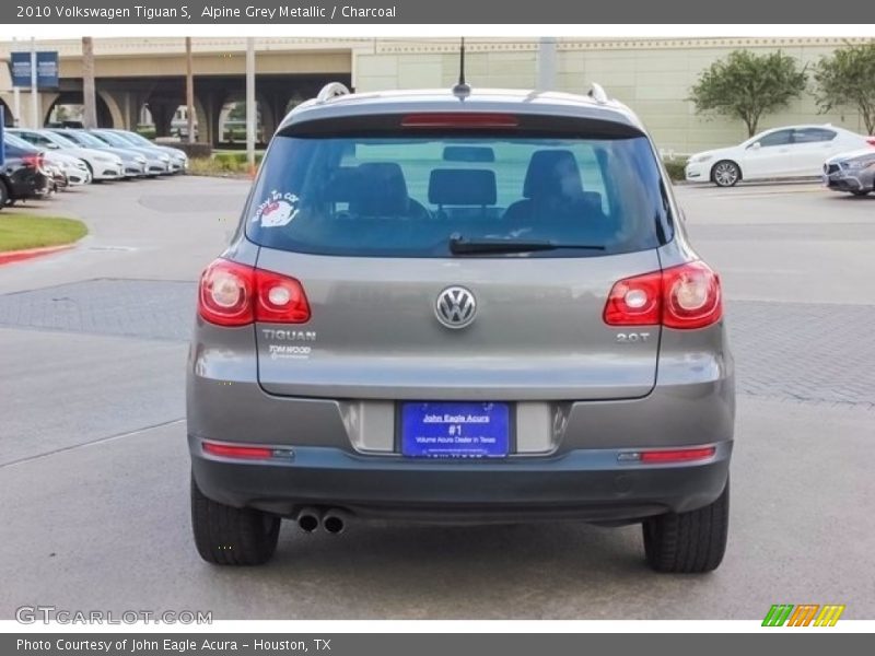 Alpine Grey Metallic / Charcoal 2010 Volkswagen Tiguan S