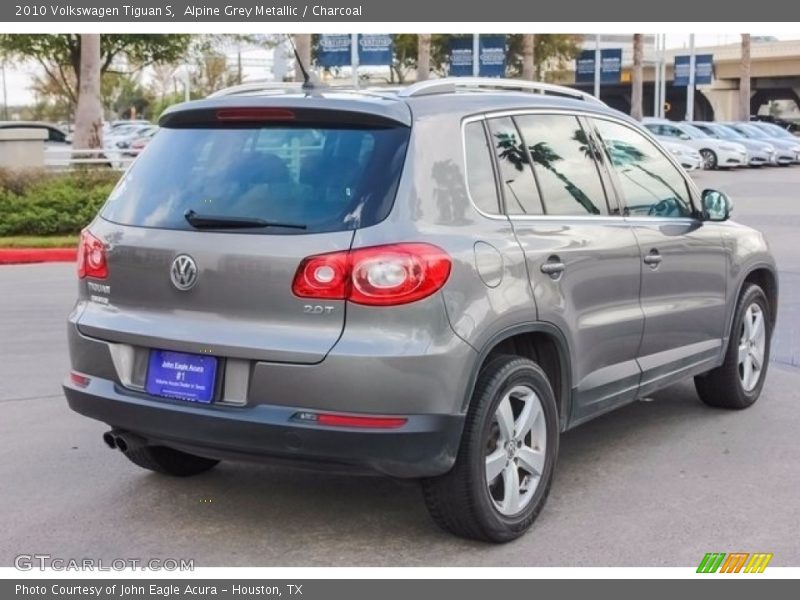 Alpine Grey Metallic / Charcoal 2010 Volkswagen Tiguan S