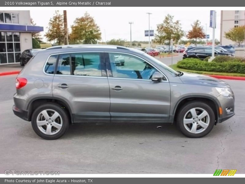 Alpine Grey Metallic / Charcoal 2010 Volkswagen Tiguan S
