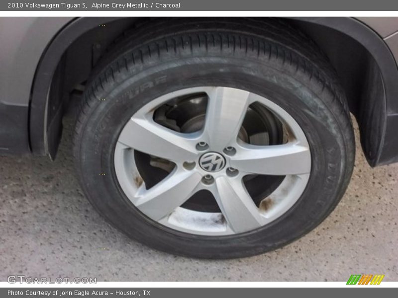 Alpine Grey Metallic / Charcoal 2010 Volkswagen Tiguan S