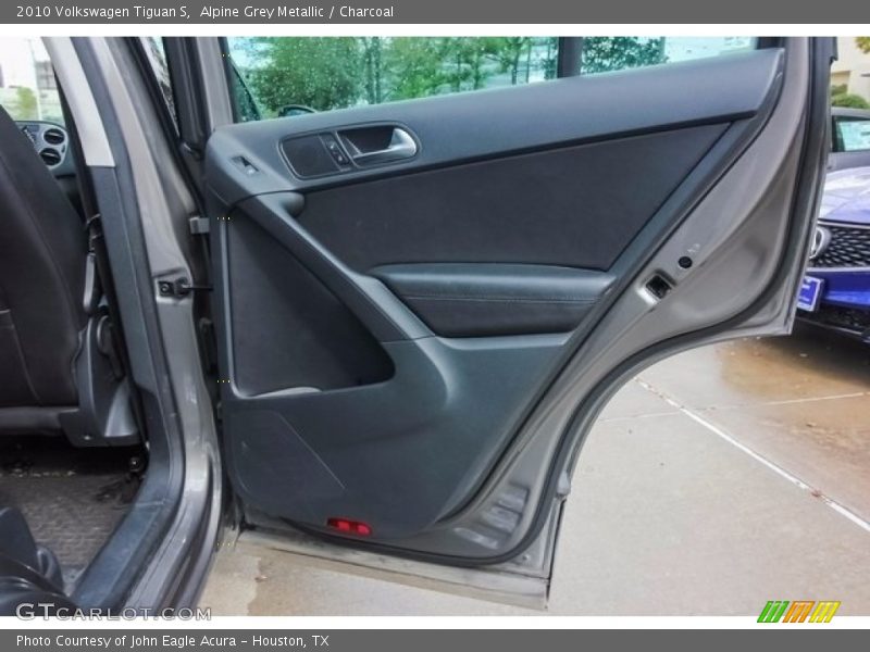 Alpine Grey Metallic / Charcoal 2010 Volkswagen Tiguan S