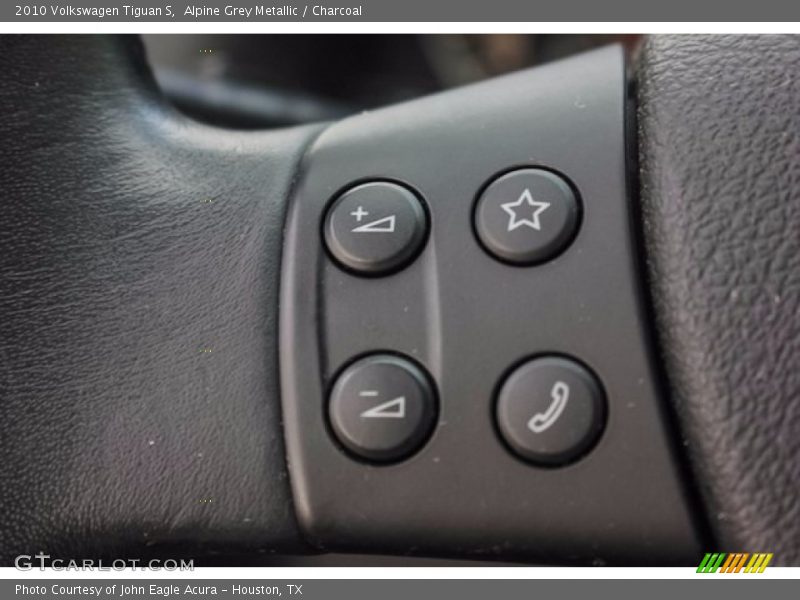 Alpine Grey Metallic / Charcoal 2010 Volkswagen Tiguan S