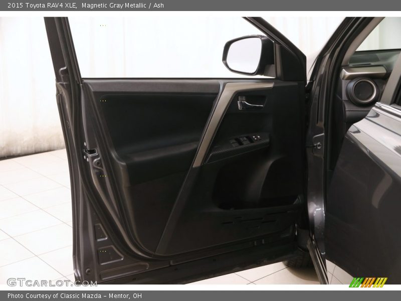 Magnetic Gray Metallic / Ash 2015 Toyota RAV4 XLE