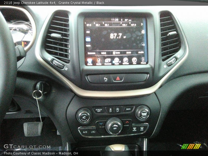 Granite Crystal Metallic / Black 2018 Jeep Cherokee Latitude 4x4