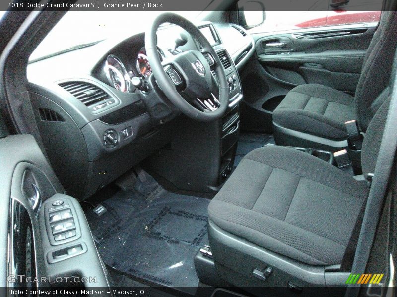 Granite Pearl / Black 2018 Dodge Grand Caravan SE
