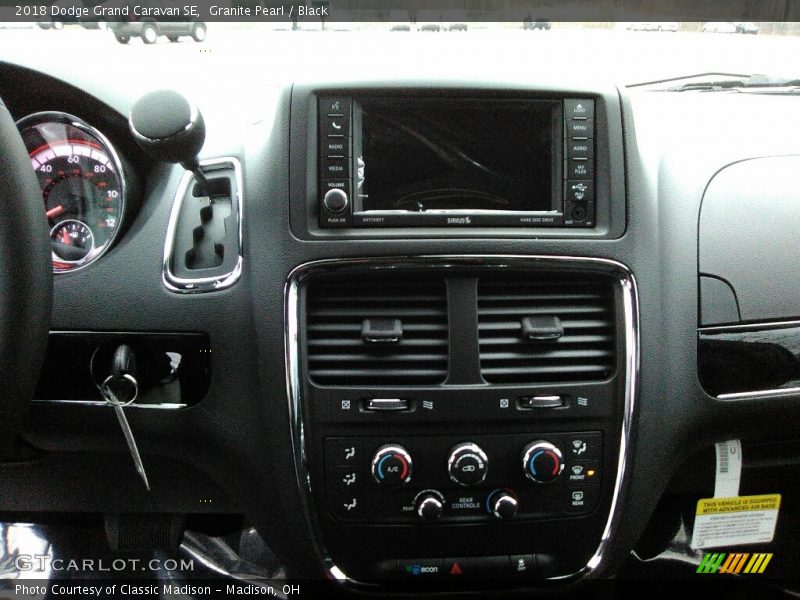 Granite Pearl / Black 2018 Dodge Grand Caravan SE