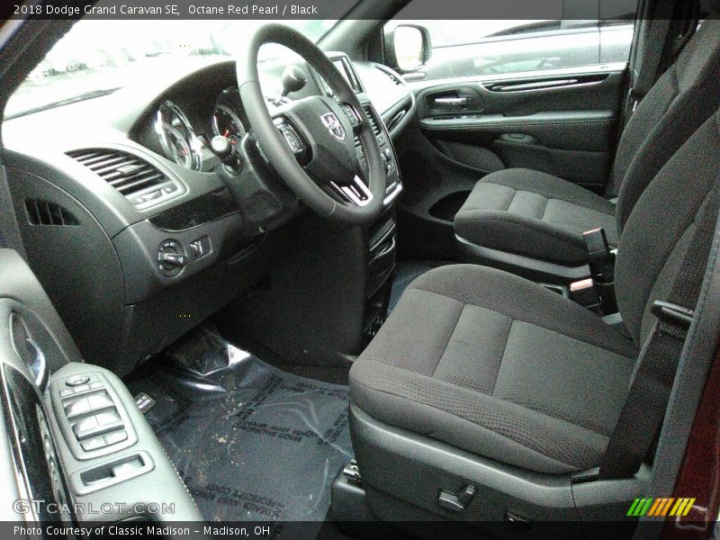 Octane Red Pearl / Black 2018 Dodge Grand Caravan SE