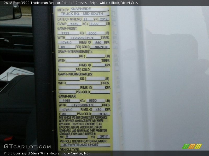 Bright White / Black/Diesel Gray 2018 Ram 3500 Tradesman Regular Cab 4x4 Chassis