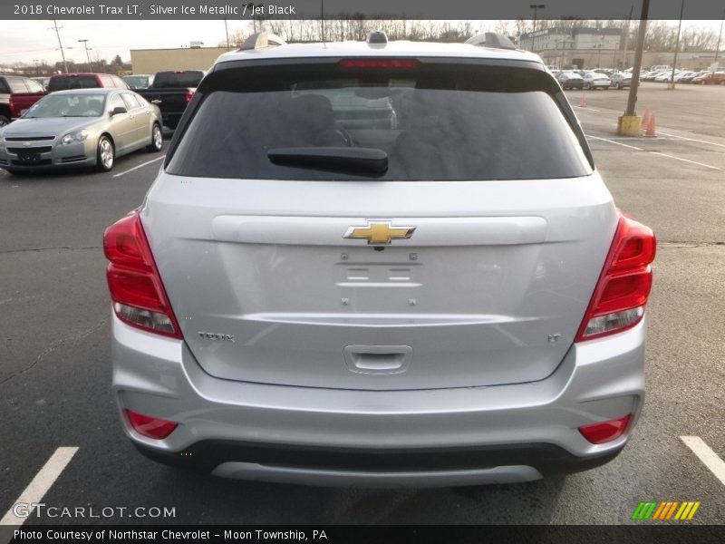 Silver Ice Metallic / Jet Black 2018 Chevrolet Trax LT