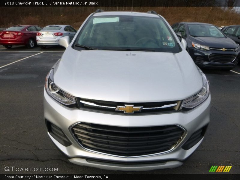 Silver Ice Metallic / Jet Black 2018 Chevrolet Trax LT