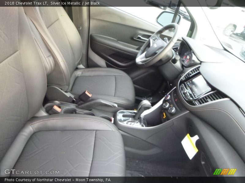 Silver Ice Metallic / Jet Black 2018 Chevrolet Trax LT