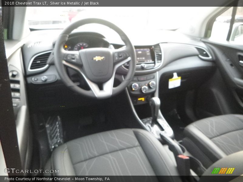 Silver Ice Metallic / Jet Black 2018 Chevrolet Trax LT