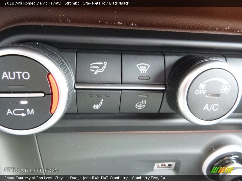 Stromboli Gray Metallic / Black/Black 2018 Alfa Romeo Stelvio Ti AWD
