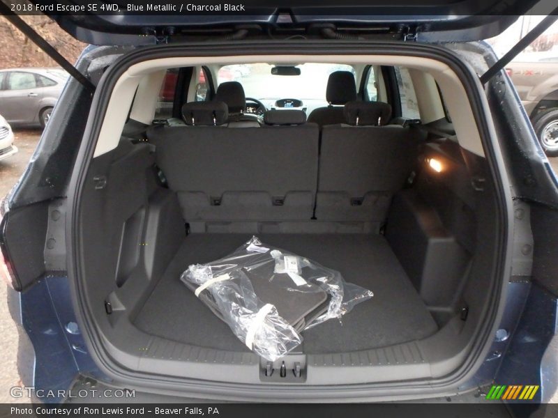 Blue Metallic / Charcoal Black 2018 Ford Escape SE 4WD