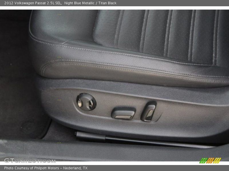 Night Blue Metallic / Titan Black 2012 Volkswagen Passat 2.5L SEL
